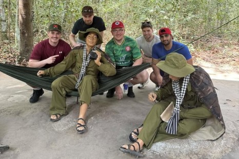 Tour Tây Ninh – Củ Chi 1 ngày | Tham quan Núi Bà Đen – Khám phá Địa Đạo Củ Chi | Núi rừng - Tâm linh - Lịch sử